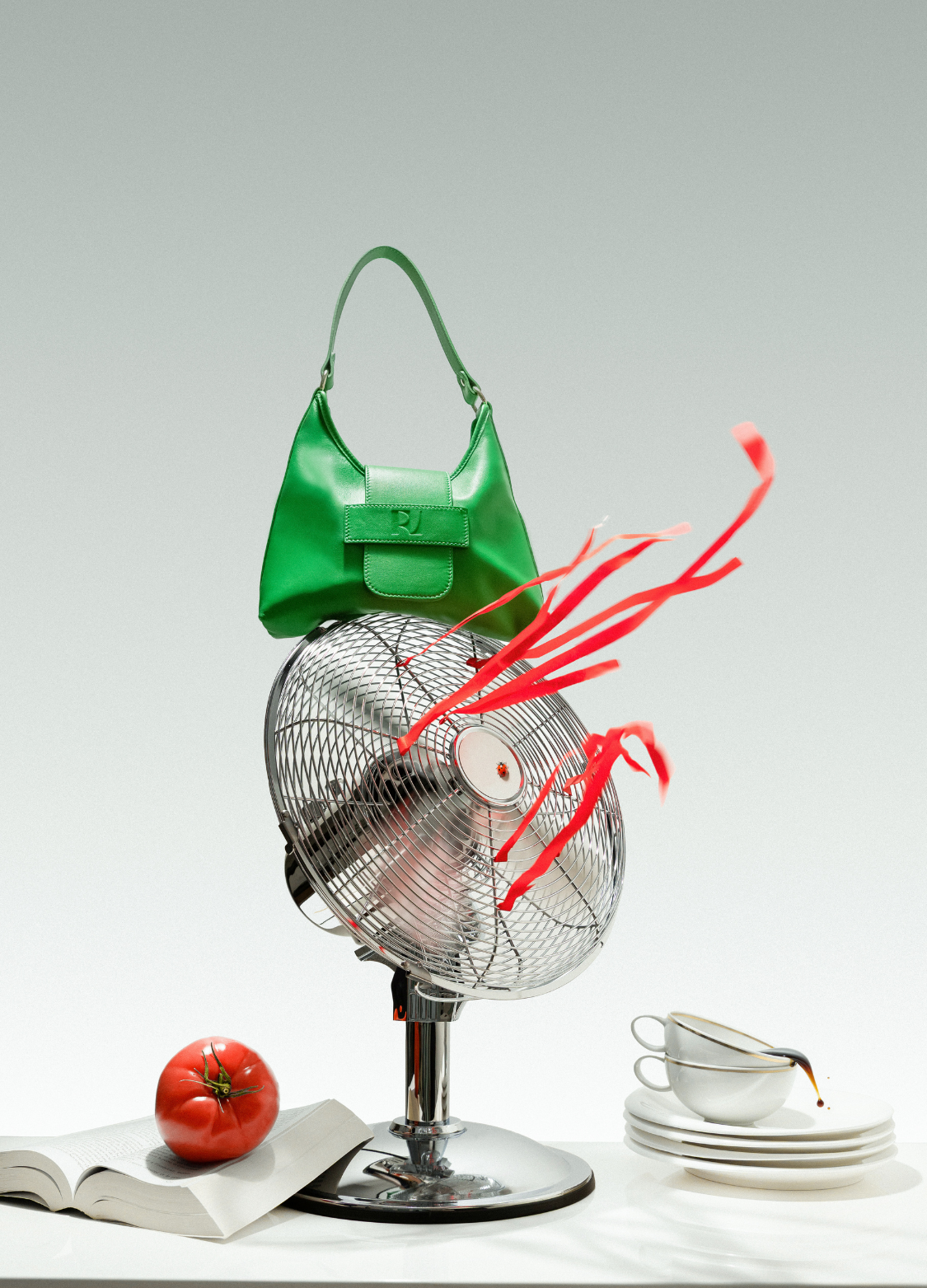 sac fada taille S vert éclatant - mis en scène sur un ventilateur